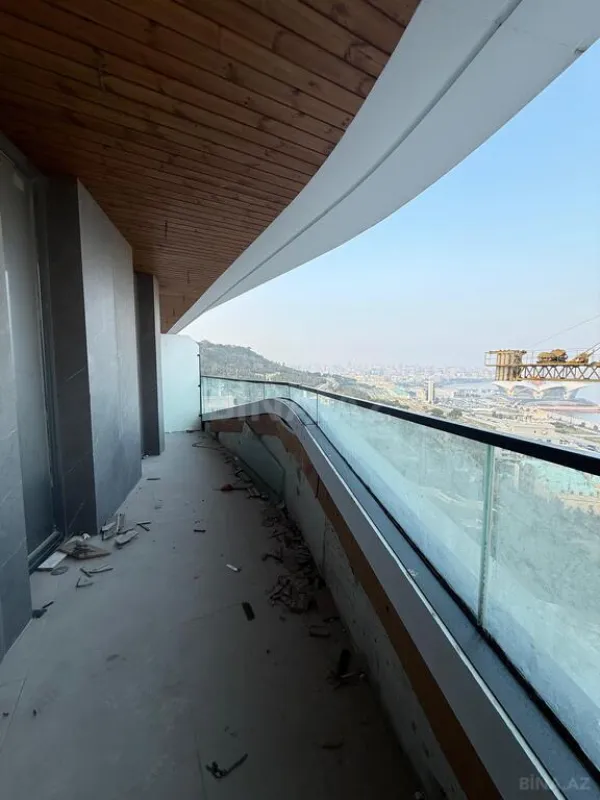 Satılır 4 otaqlı mənzil 170 m²