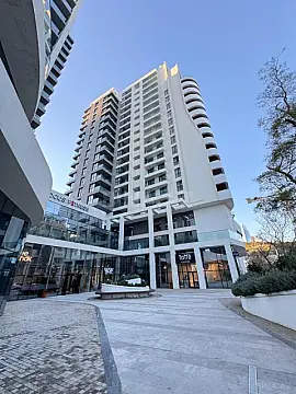 Satılır 4 otaqlı mənzil 170 m²