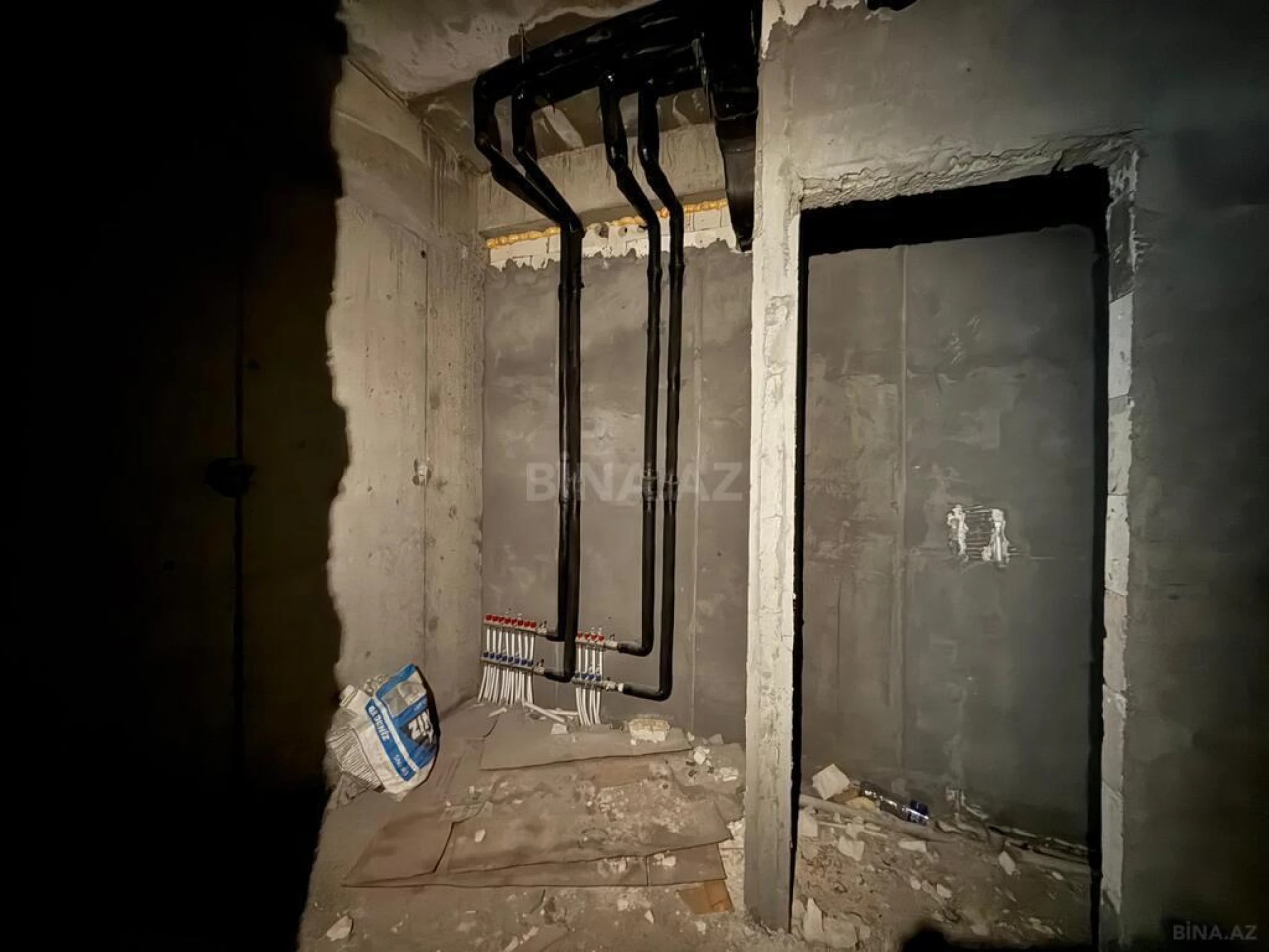 Satılır 4 otaqlı mənzil 170 m²