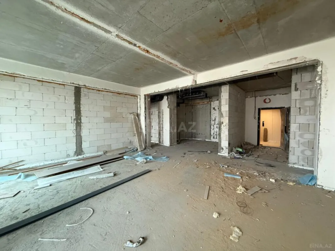 Satılır 4 otaqlı mənzil 170 m²