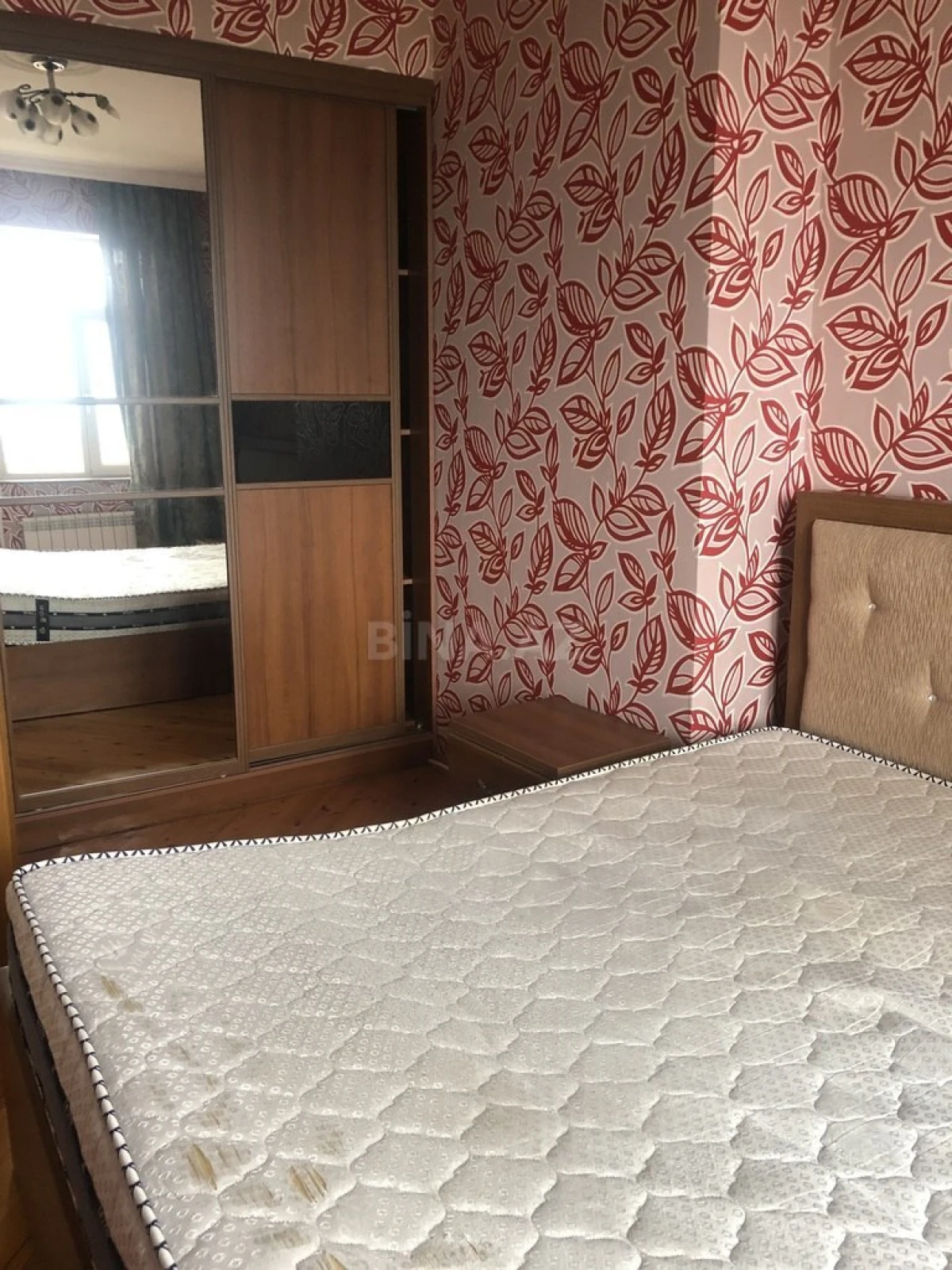 Kirayə verilir 2 otaqlı mənzil 60 m²