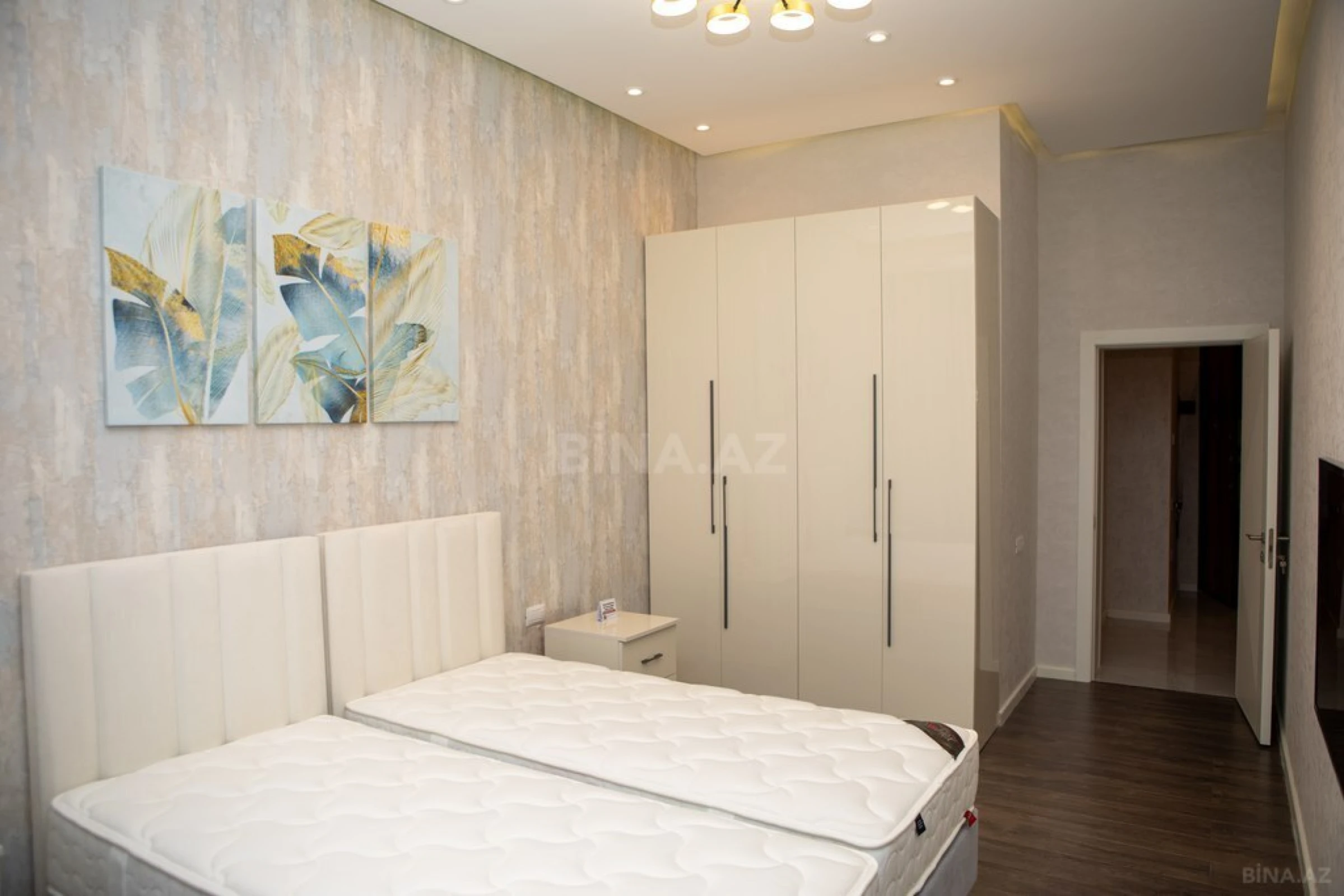 Satılır 2 otaqlı mənzil 70.8 m²