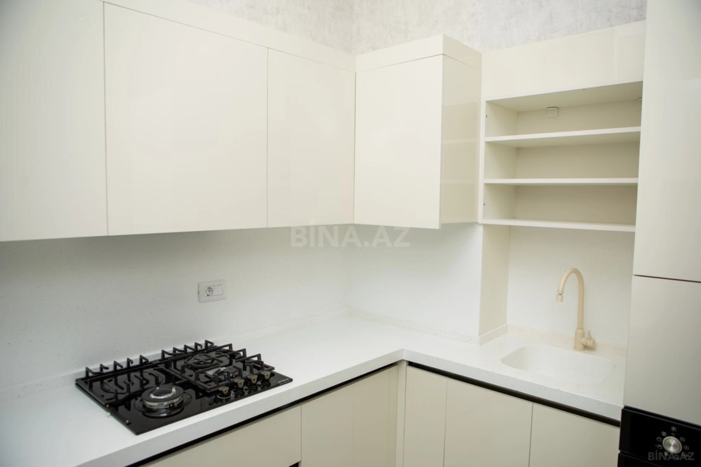 Satılır 2 otaqlı mənzil 70.8 m²