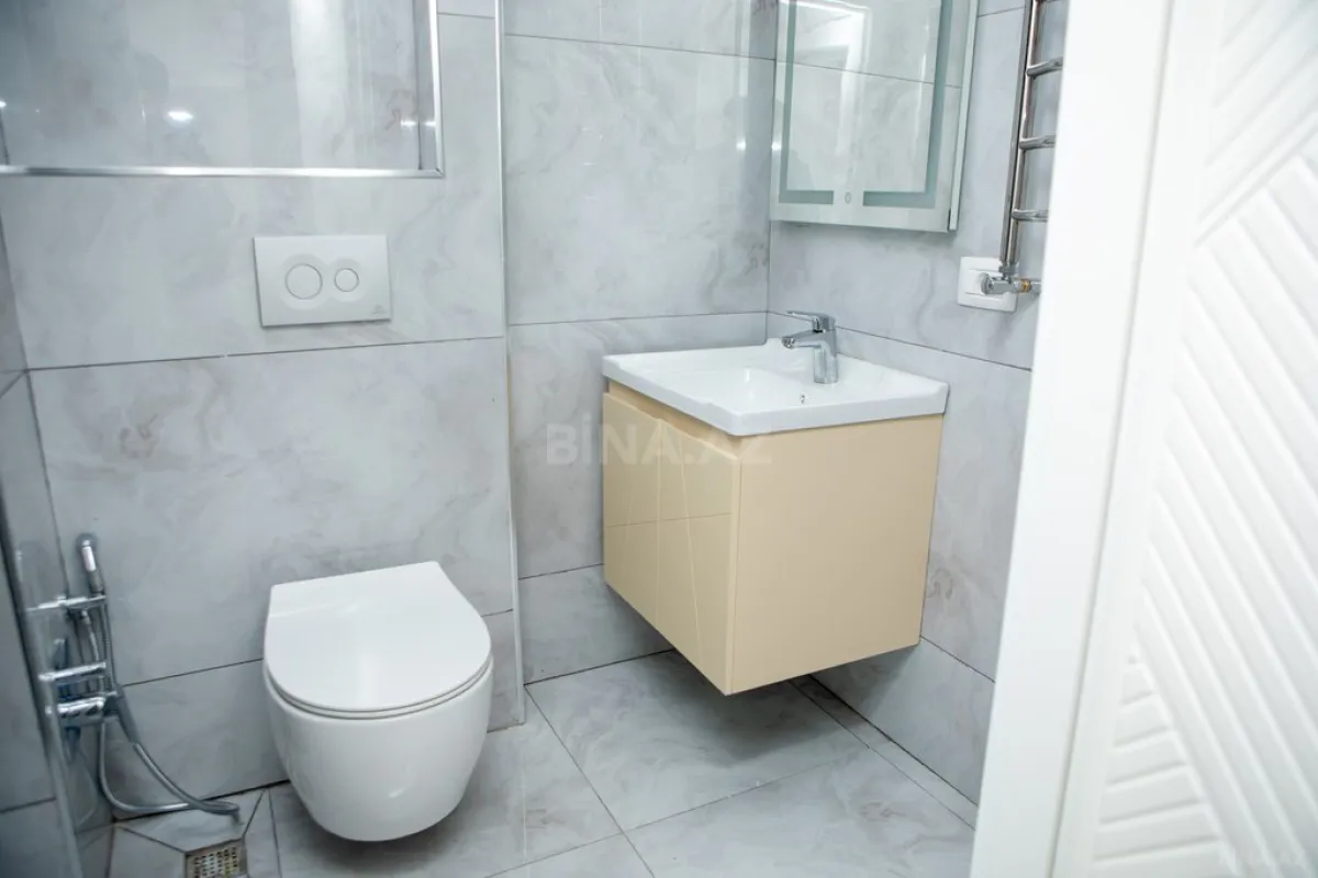 Satılır 2 otaqlı mənzil 70.8 m²