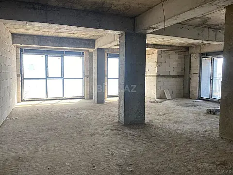 Satılır 3 otaqlı mənzil 136 m²