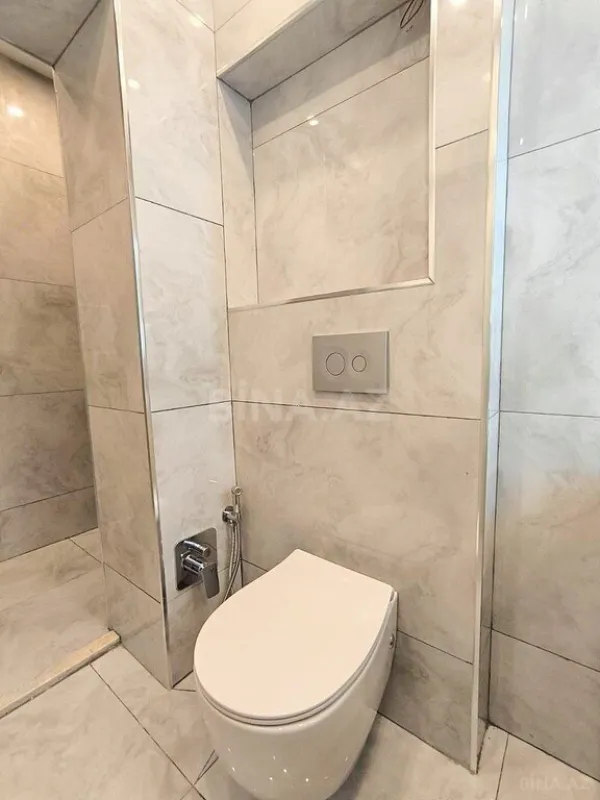 Satılır 2 otaqlı mənzil 70.8 m²
