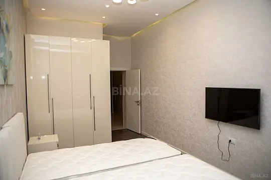 Satılır 2 otaqlı mənzil 70.8 m²