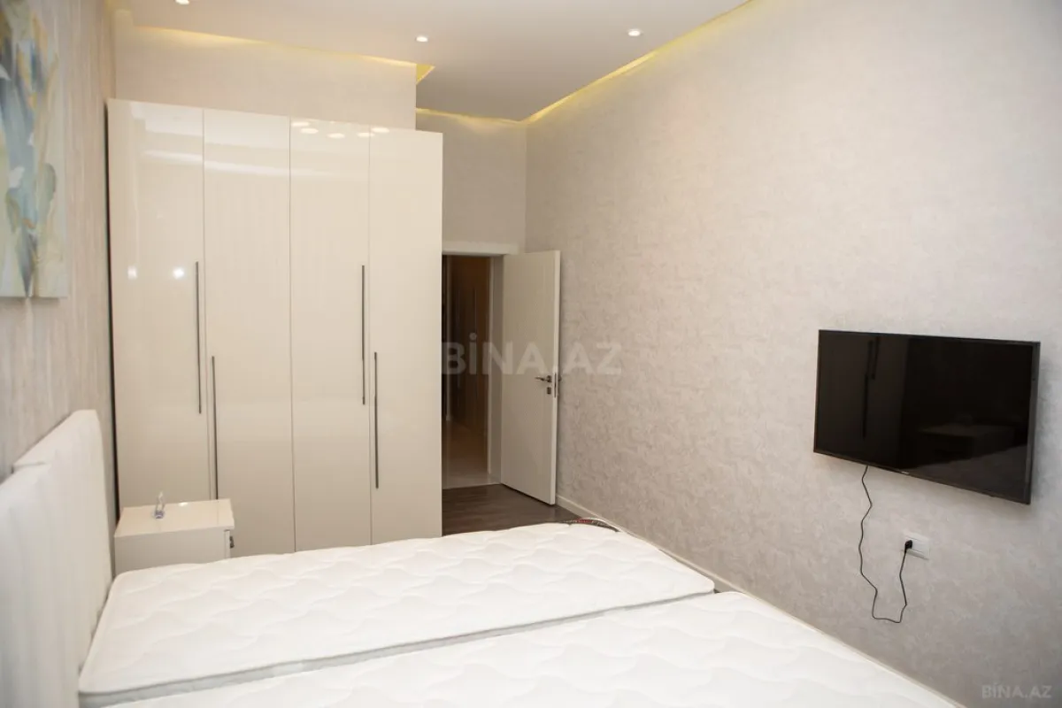 Satılır 2 otaqlı mənzil 70.8 m²