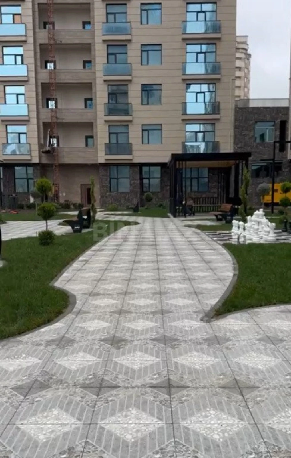 Satılır 2 otaqlı mənzil 70.8 m²