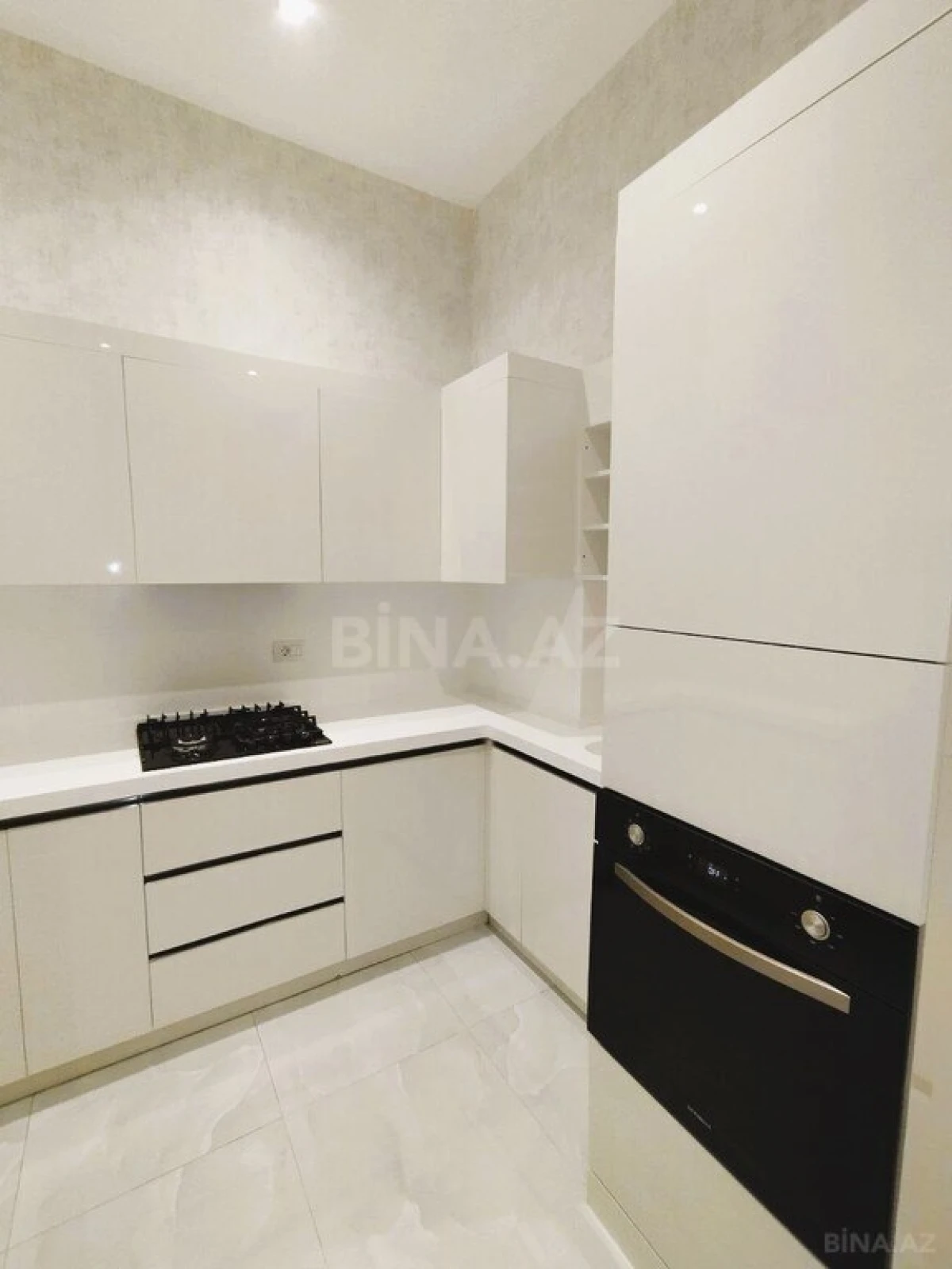 Satılır 2 otaqlı mənzil 70.8 m²