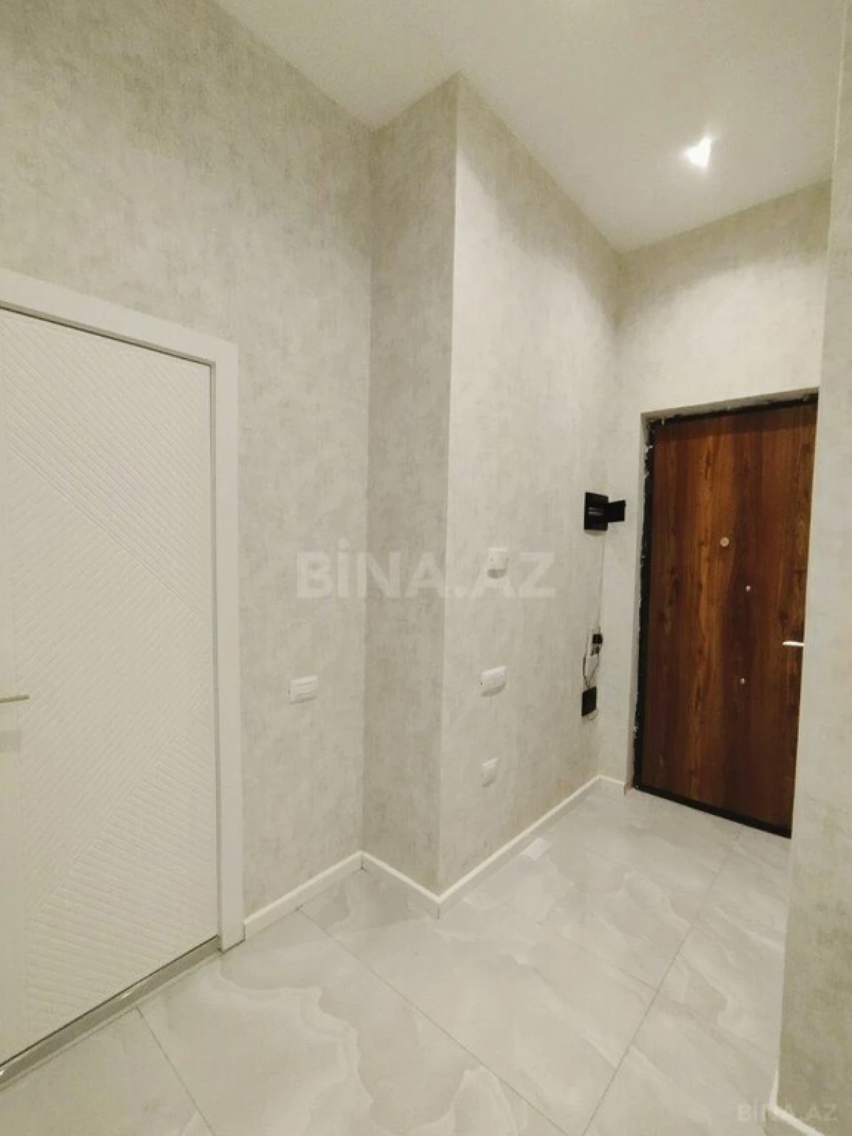 Satılır 2 otaqlı mənzil 70.8 m²