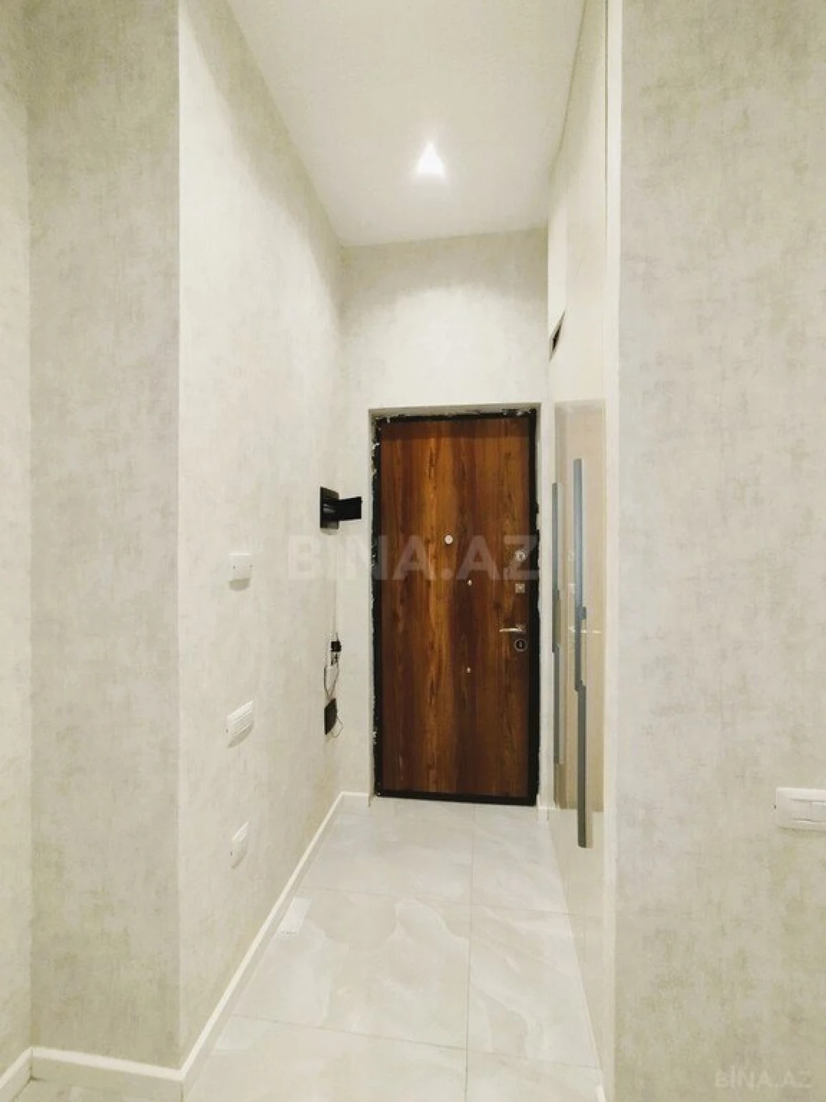 Satılır 2 otaqlı mənzil 70.8 m²
