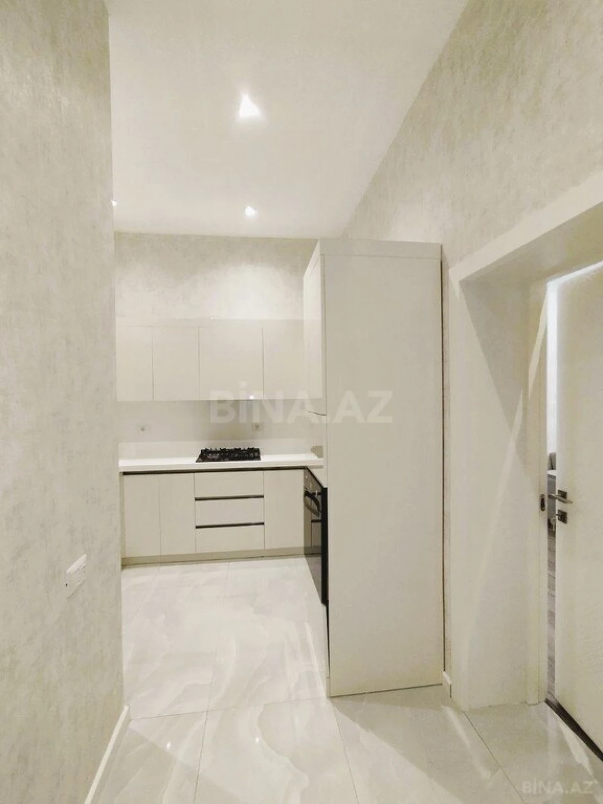 Satılır 2 otaqlı mənzil 70.8 m²