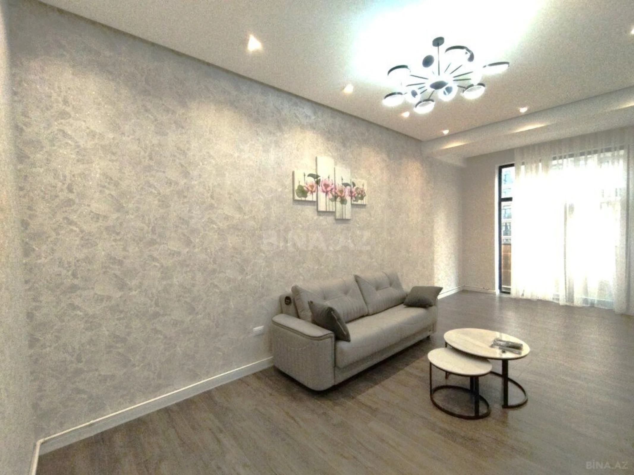 Satılır 2 otaqlı mənzil 70.8 m²