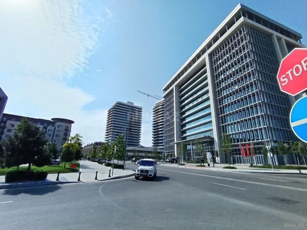 Satılır 2 otaqlı mənzil 82 m²