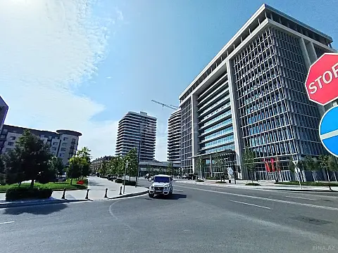 Satılır 2 otaqlı mənzil 82 m²