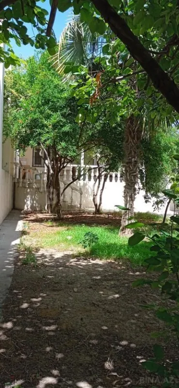 Satılır 5 otaqlı həyət evi 258 m²