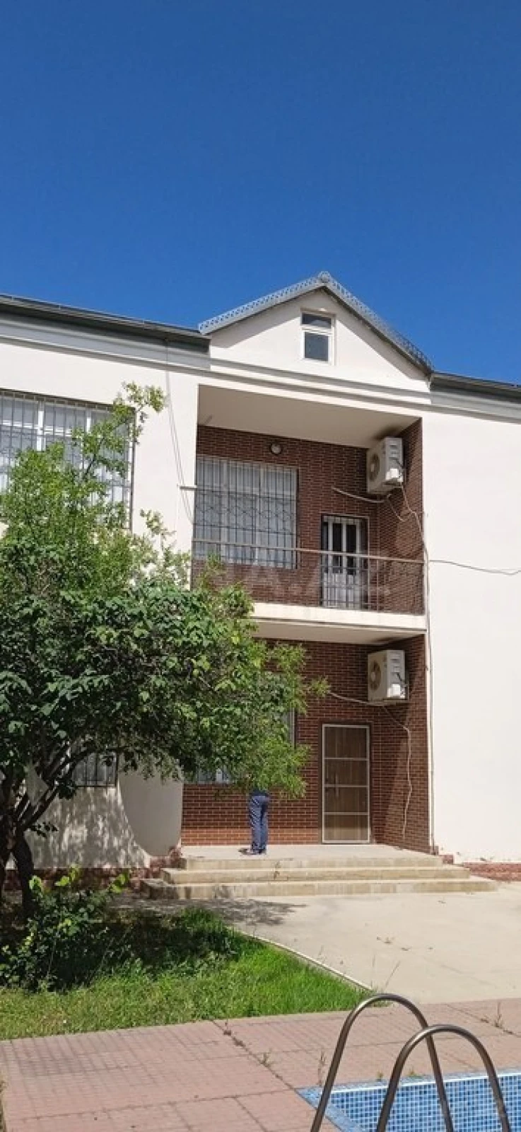 Satılır 5 otaqlı həyət evi 258 m²