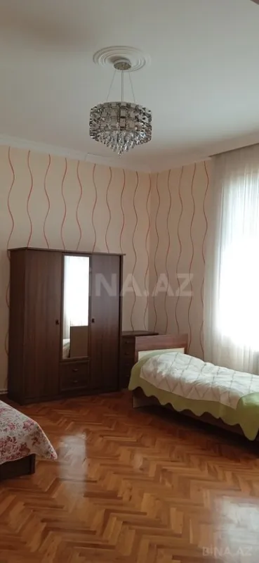 Satılır 5 otaqlı həyət evi 258 m²