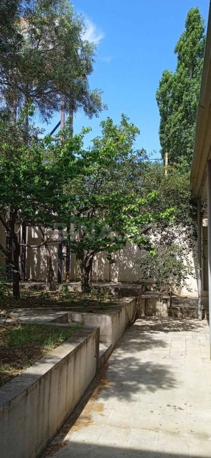 Satılır 5 otaqlı həyət evi 258 m²