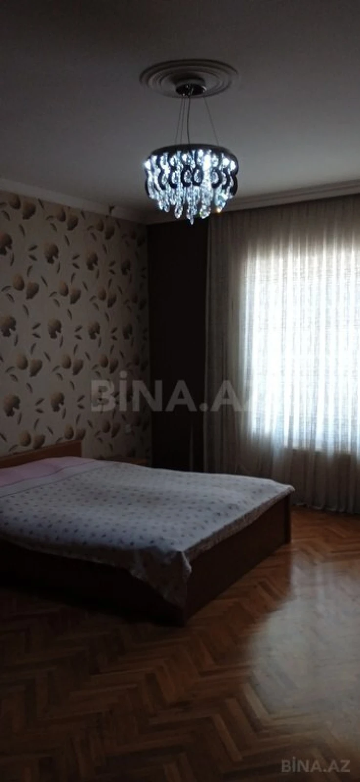 Satılır 5 otaqlı həyət evi 258 m²