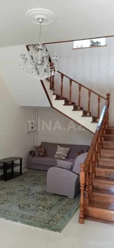 Satılır 5 otaqlı həyət evi 258 m²