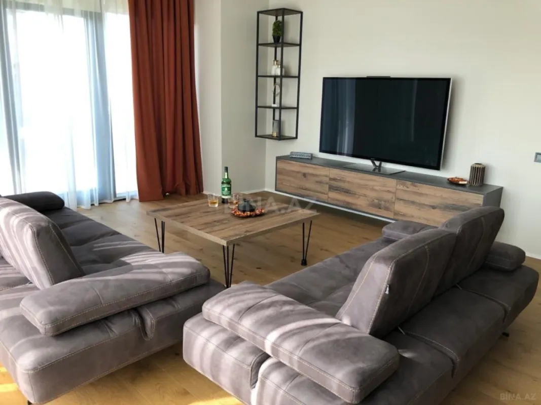 Kirayə verilir 3 otaqlı mənzil 115 m²