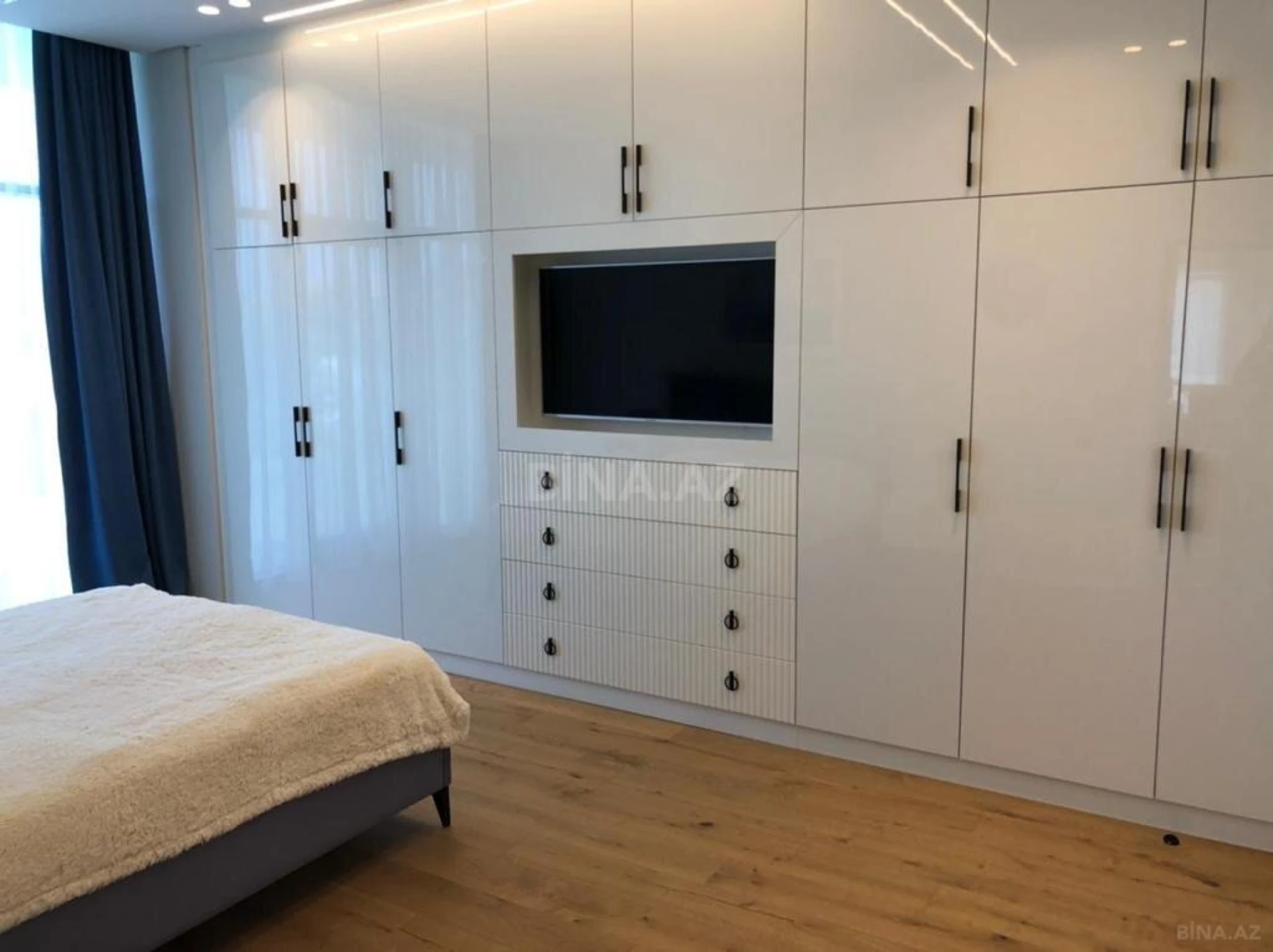 Kirayə verilir 3 otaqlı mənzil 115 m²