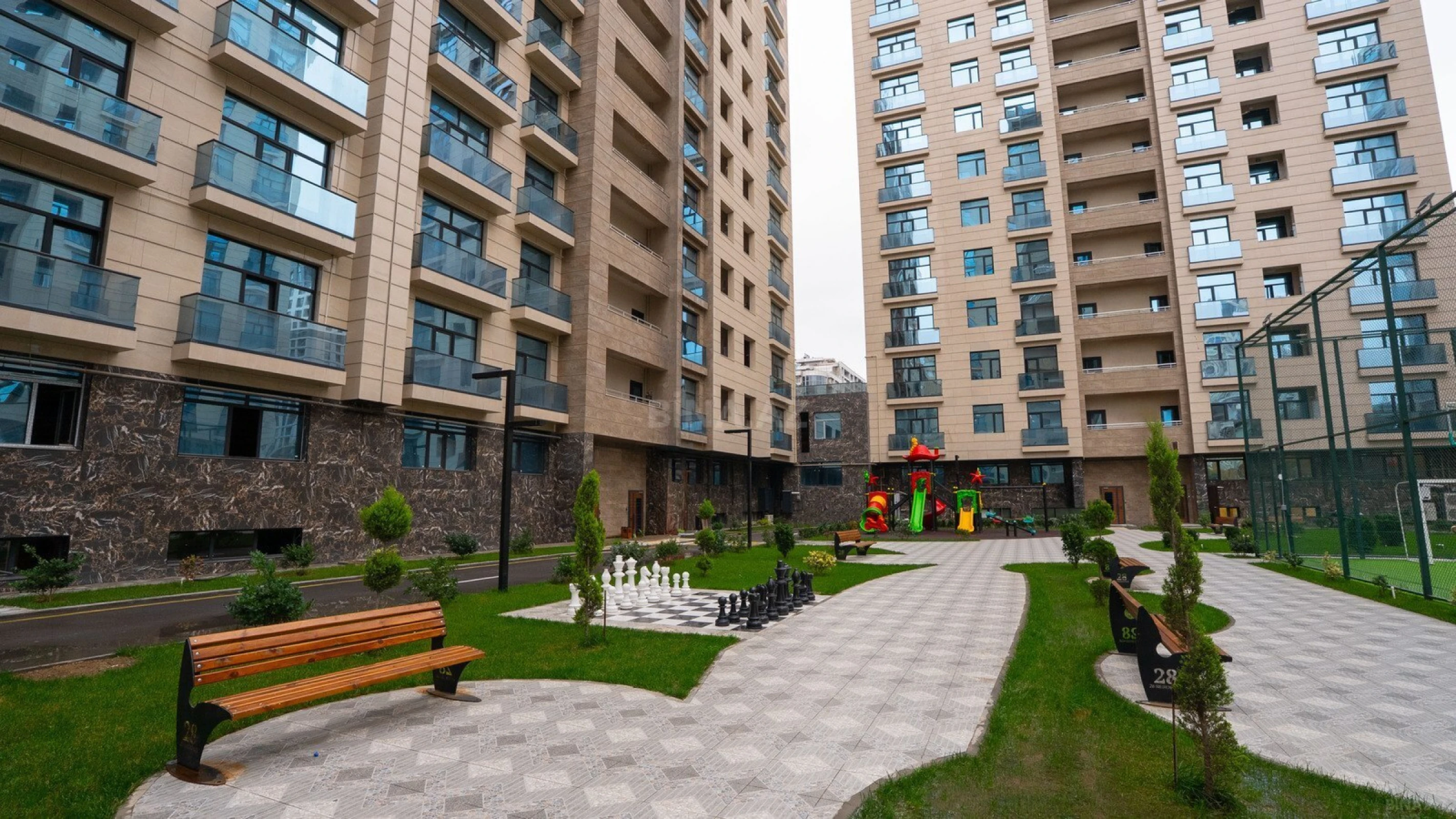 Satılır 2 otaqlı mənzil 90.9 m²