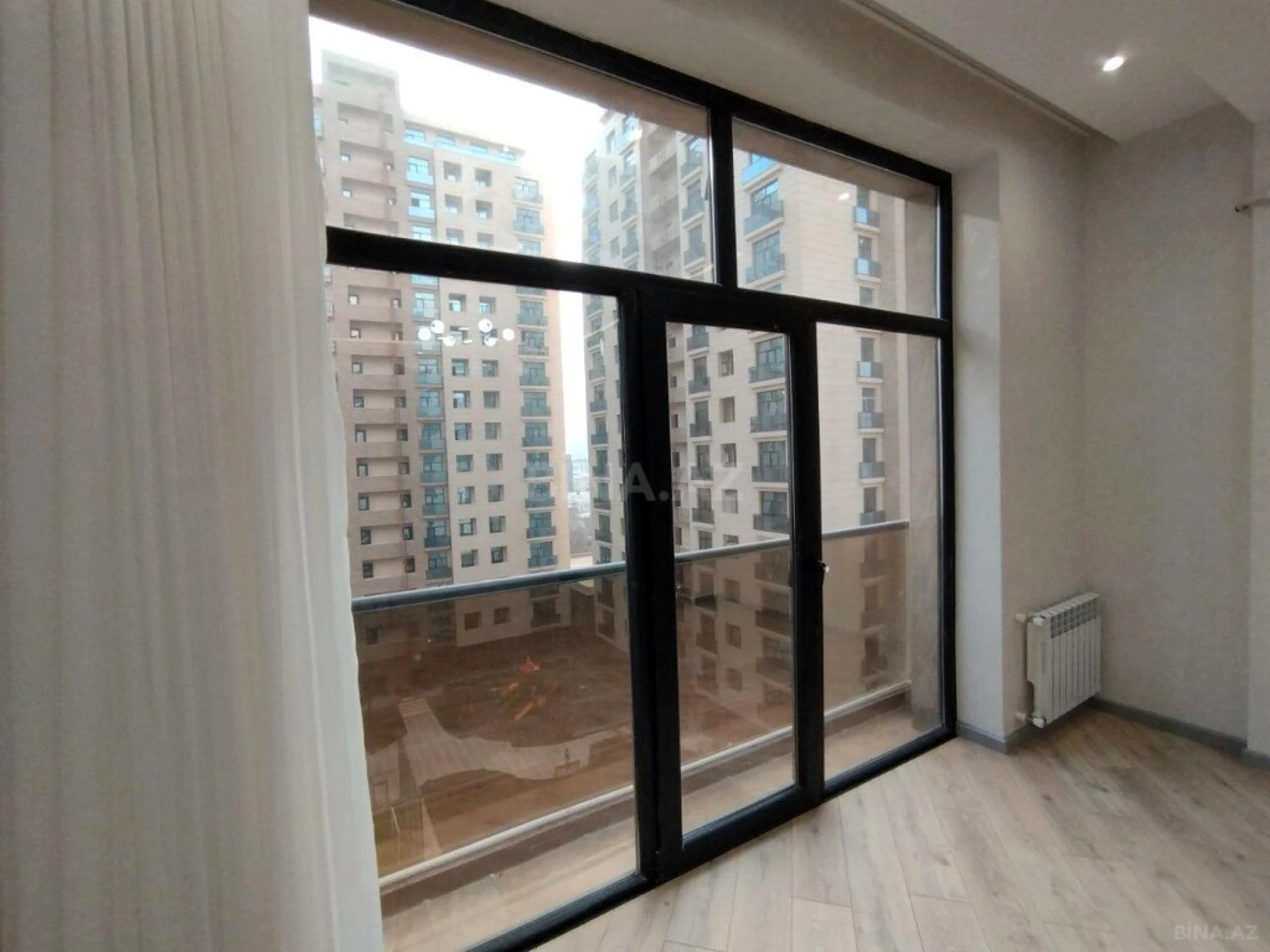 Satılır 2 otaqlı mənzil 90.9 m²