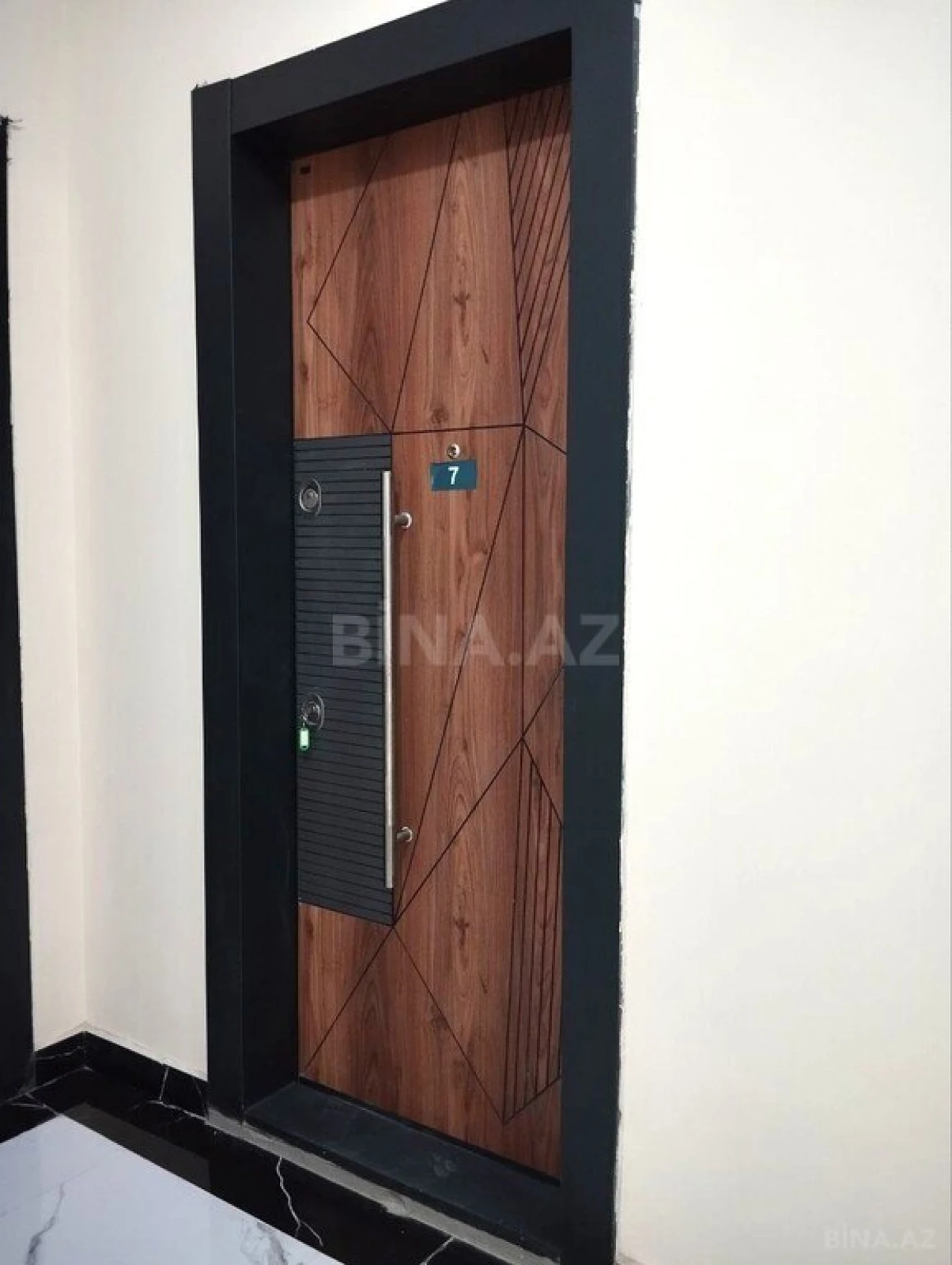 Satılır 2 otaqlı mənzil 90.9 m²