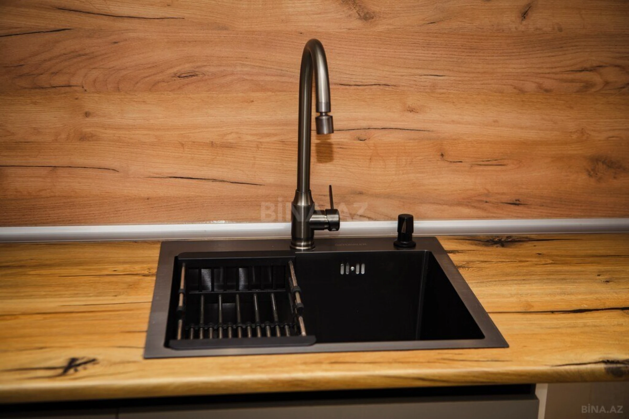 Satılır 2 otaqlı mənzil 90.9 m²