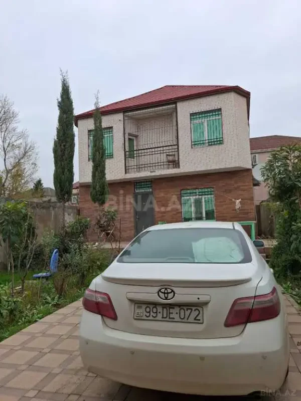 Satılır 4 otaqlı həyət evi 165 m²