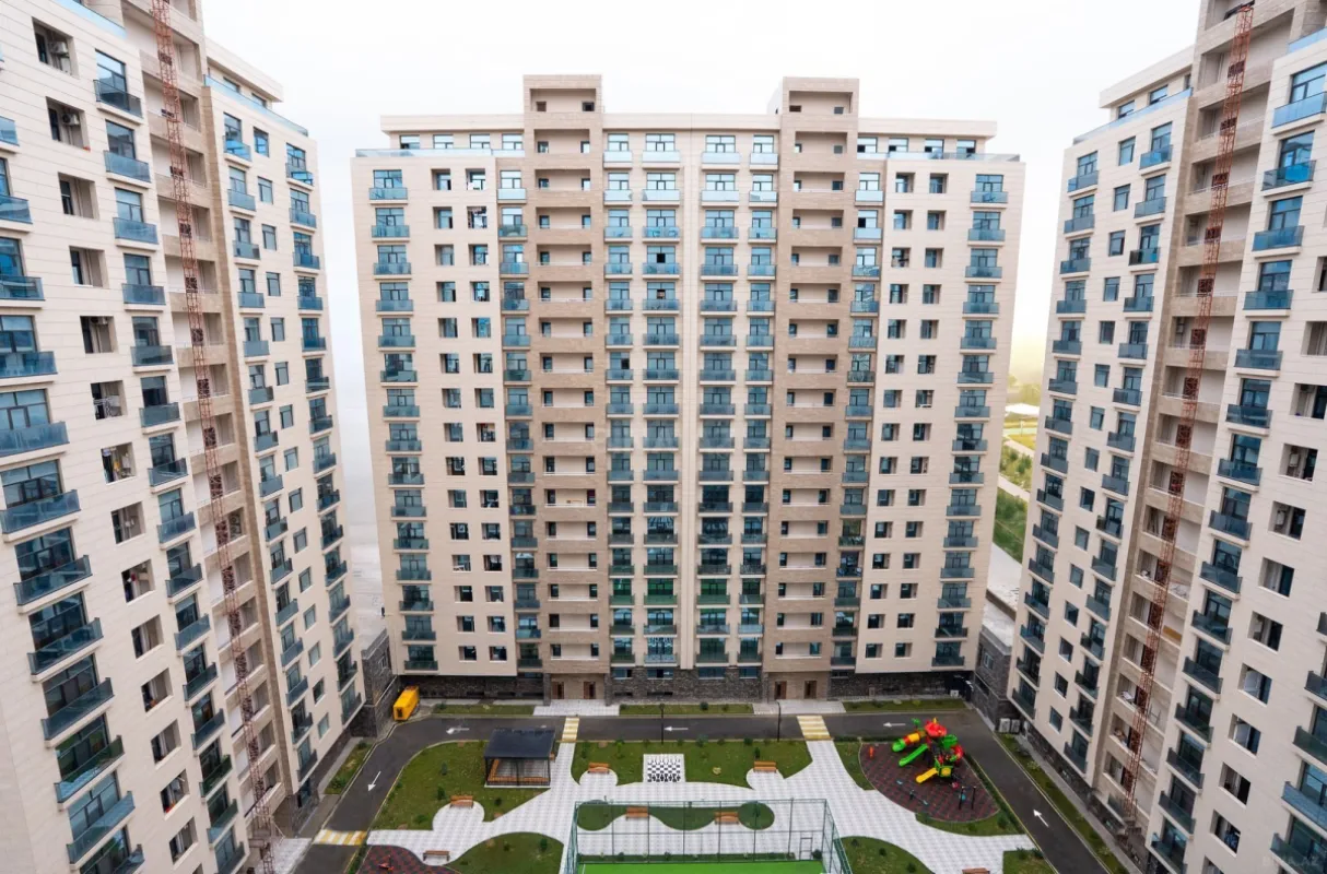 Satılır 2 otaqlı mənzil 90.9 m²