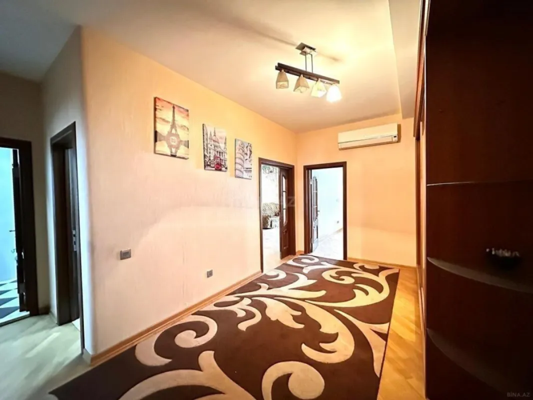 Satılır 3 otaqlı mənzil 130 m²
