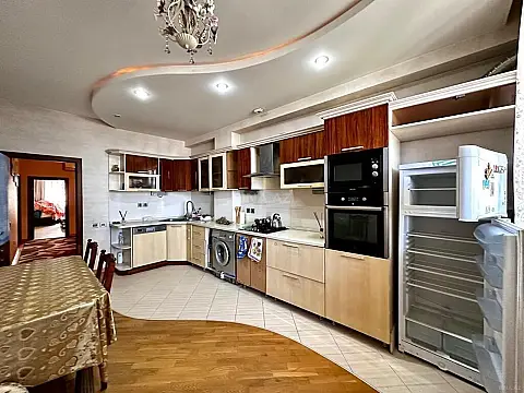 Satılır 3 otaqlı mənzil 130 m² — Bakı, Qaraçuxur 3 otaq 130.00 m²