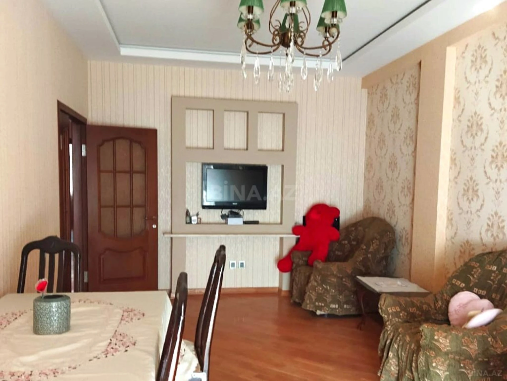 Satılır 3 otaqlı mənzil 130 m²