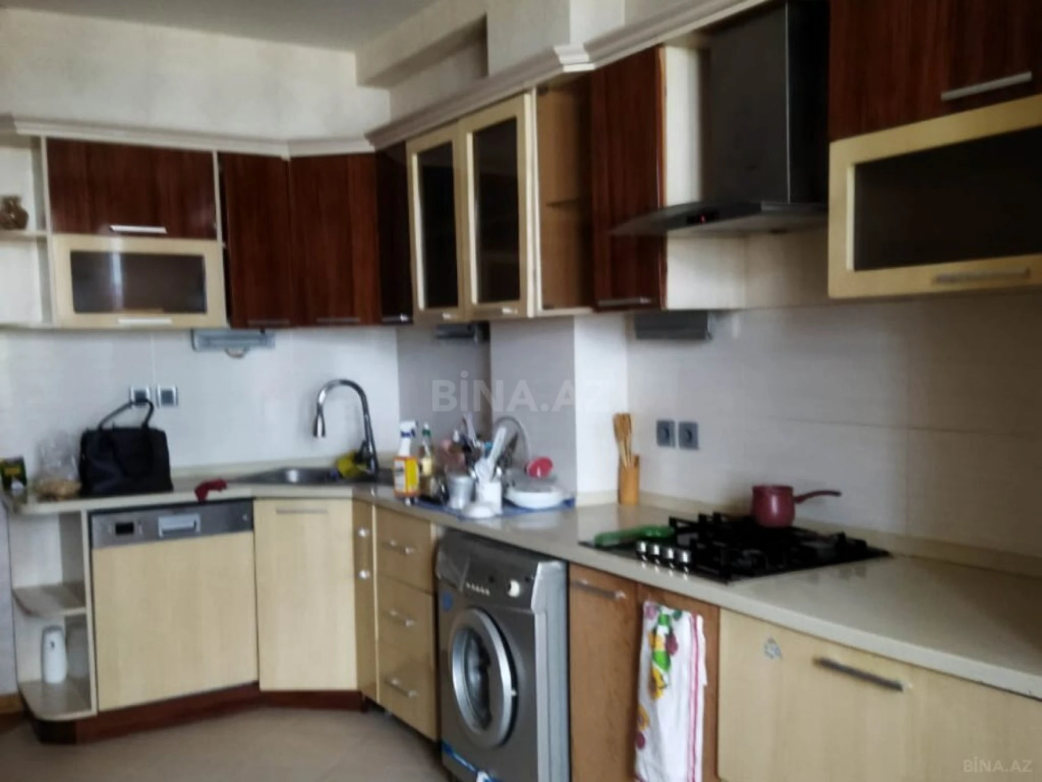 Satılır 3 otaqlı mənzil 130 m²