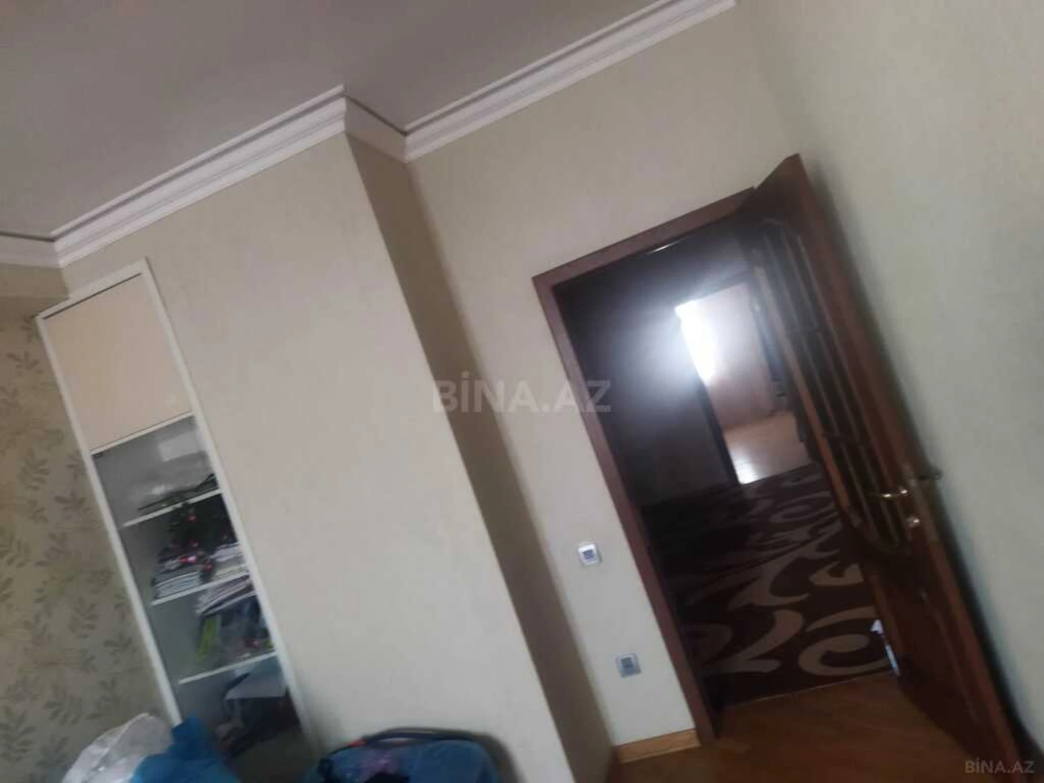 Satılır 3 otaqlı mənzil 130 m²