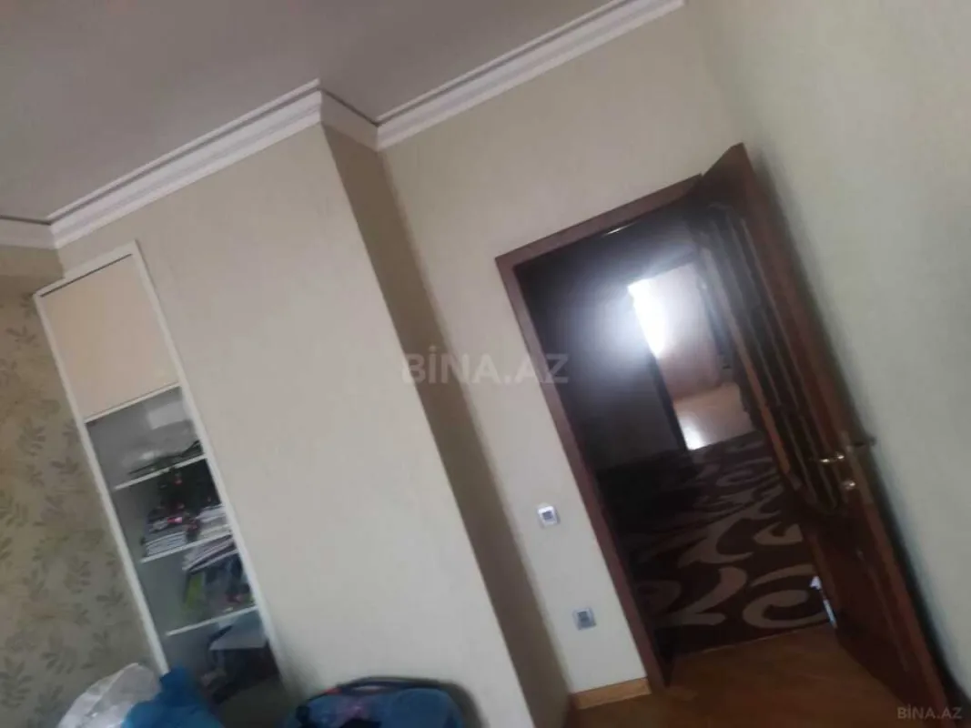 Satılır 3 otaqlı mənzil 130 m²
