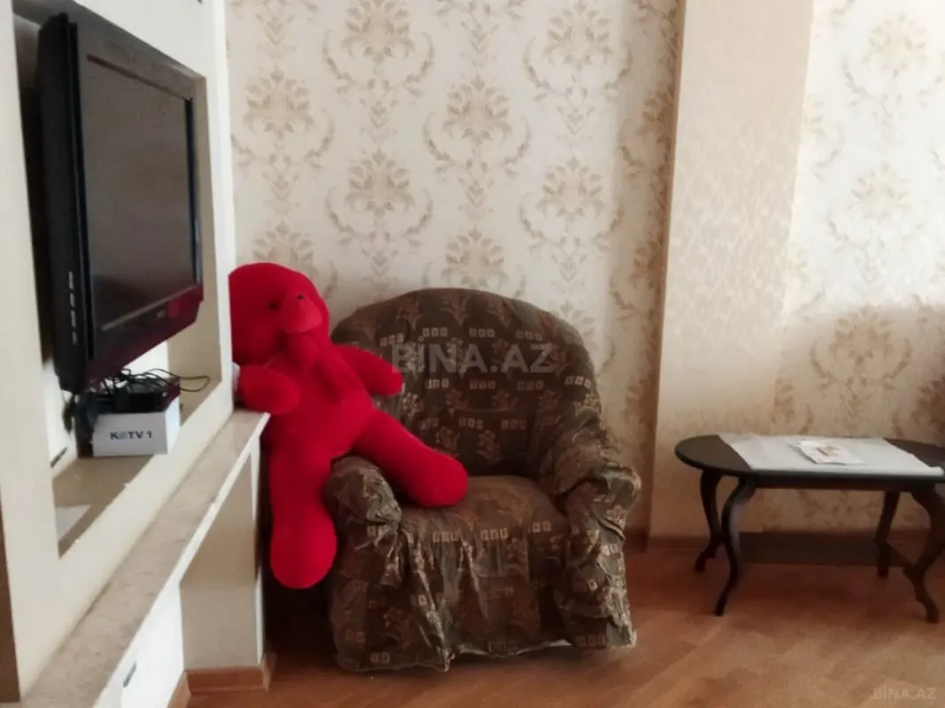 Satılır 3 otaqlı mənzil 130 m²