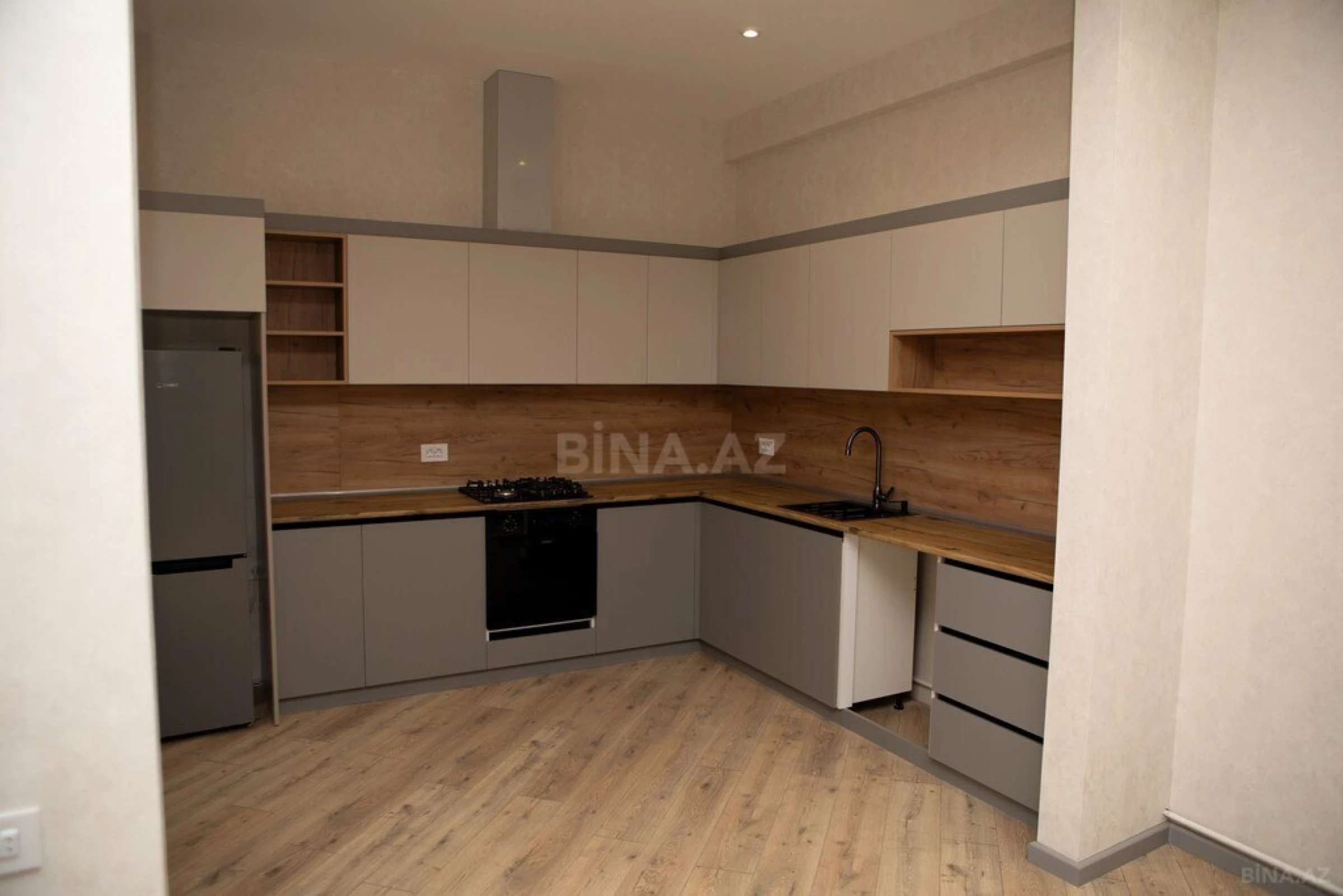 Satılır 2 otaqlı mənzil 90.9 m²