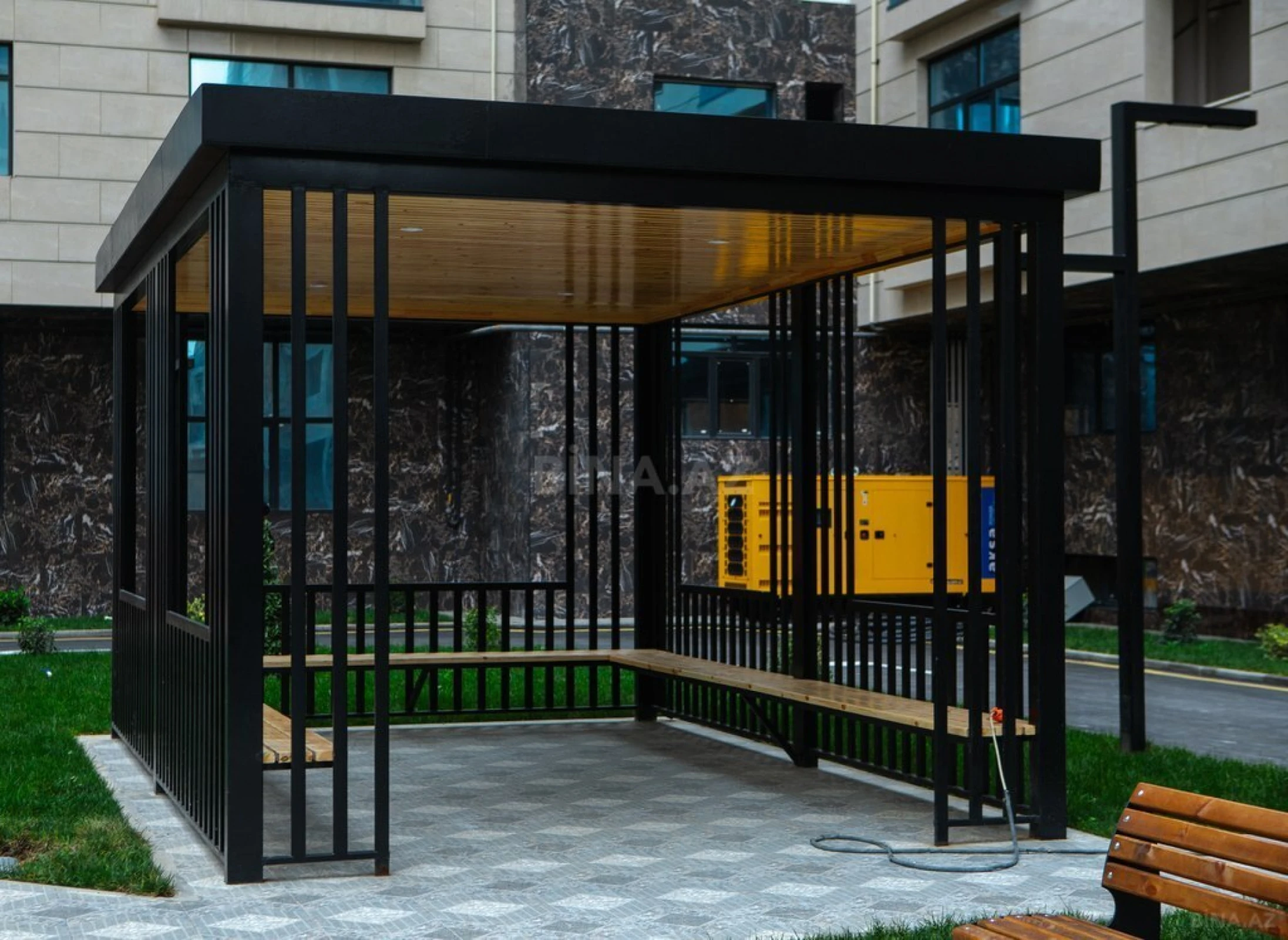 Satılır 2 otaqlı mənzil 90.9 m²