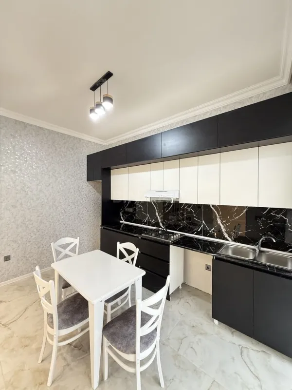 Satılır 4 otaqlı həyət evi 175 m²
