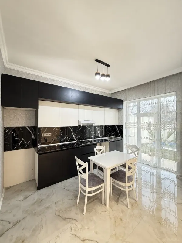 Satılır 4 otaqlı həyət evi 175 m²