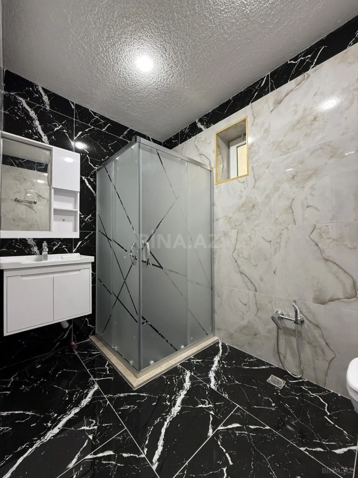Satılır 4 otaqlı həyət evi 175 m²