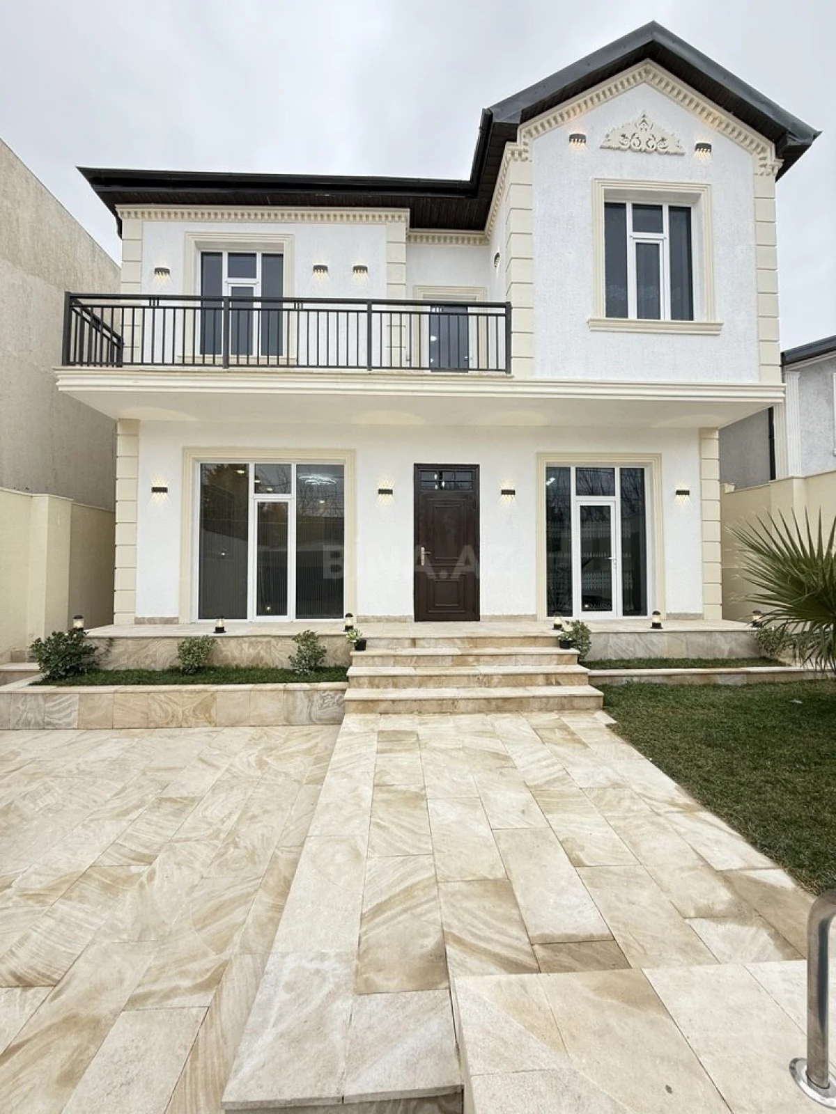 Satılır 4 otaqlı həyət evi 175 m²