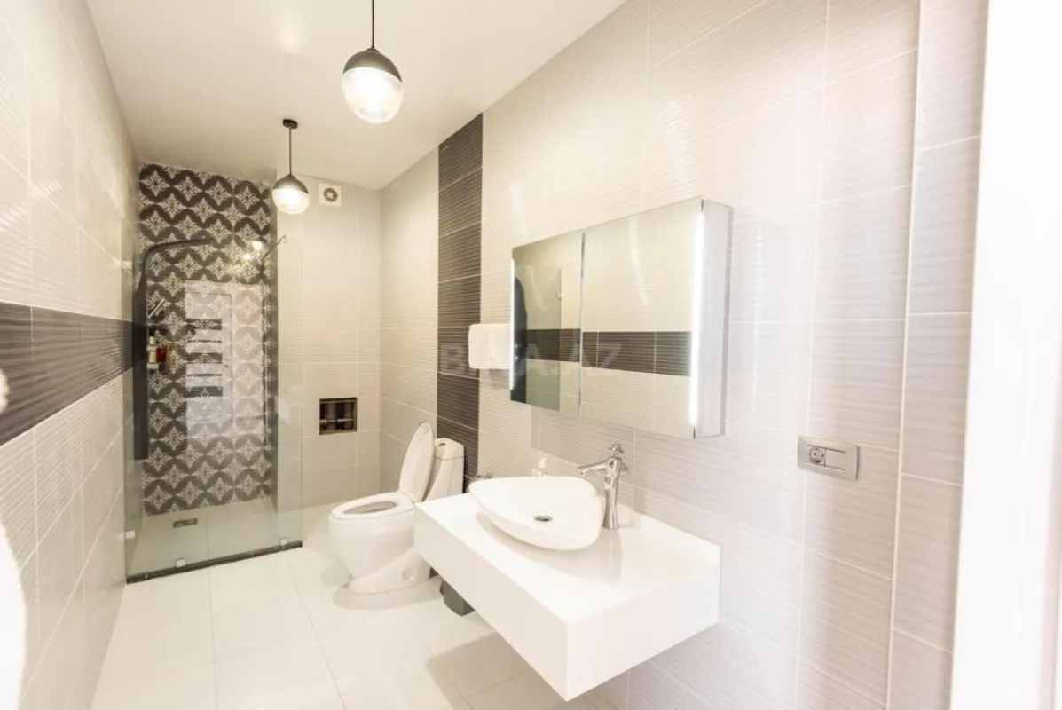 Kirayə verilir 5 otaqlı həyət evi 360 m²