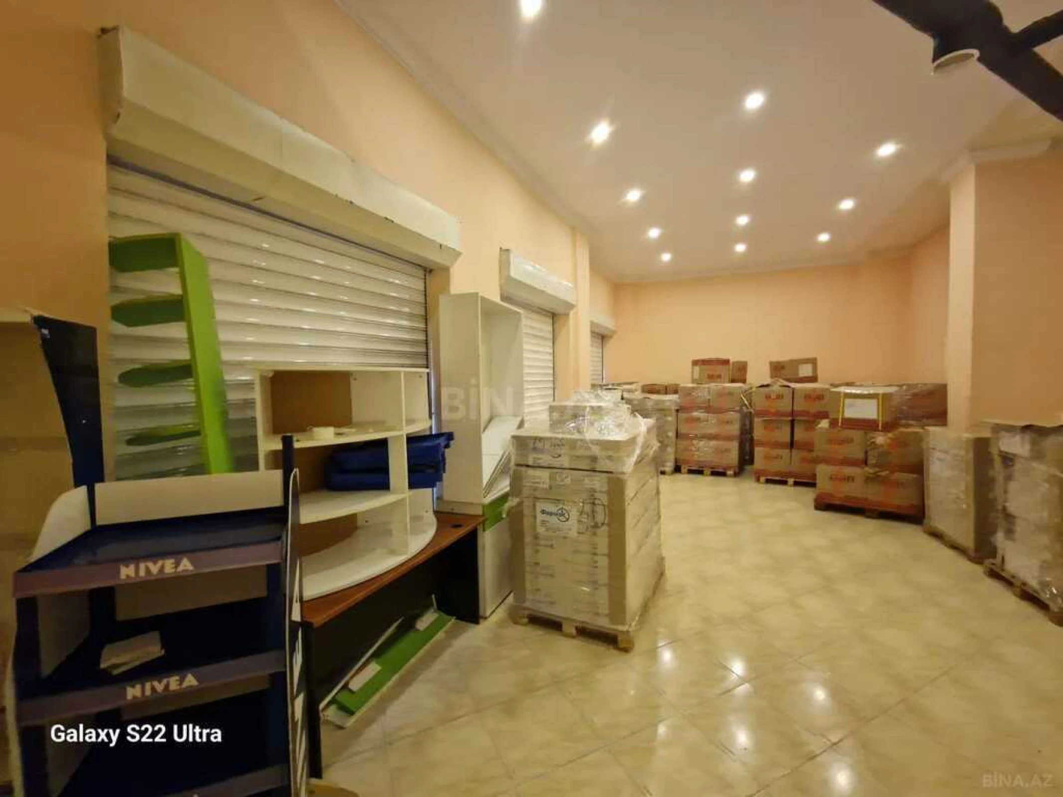 Satılır obyekt 210 m²