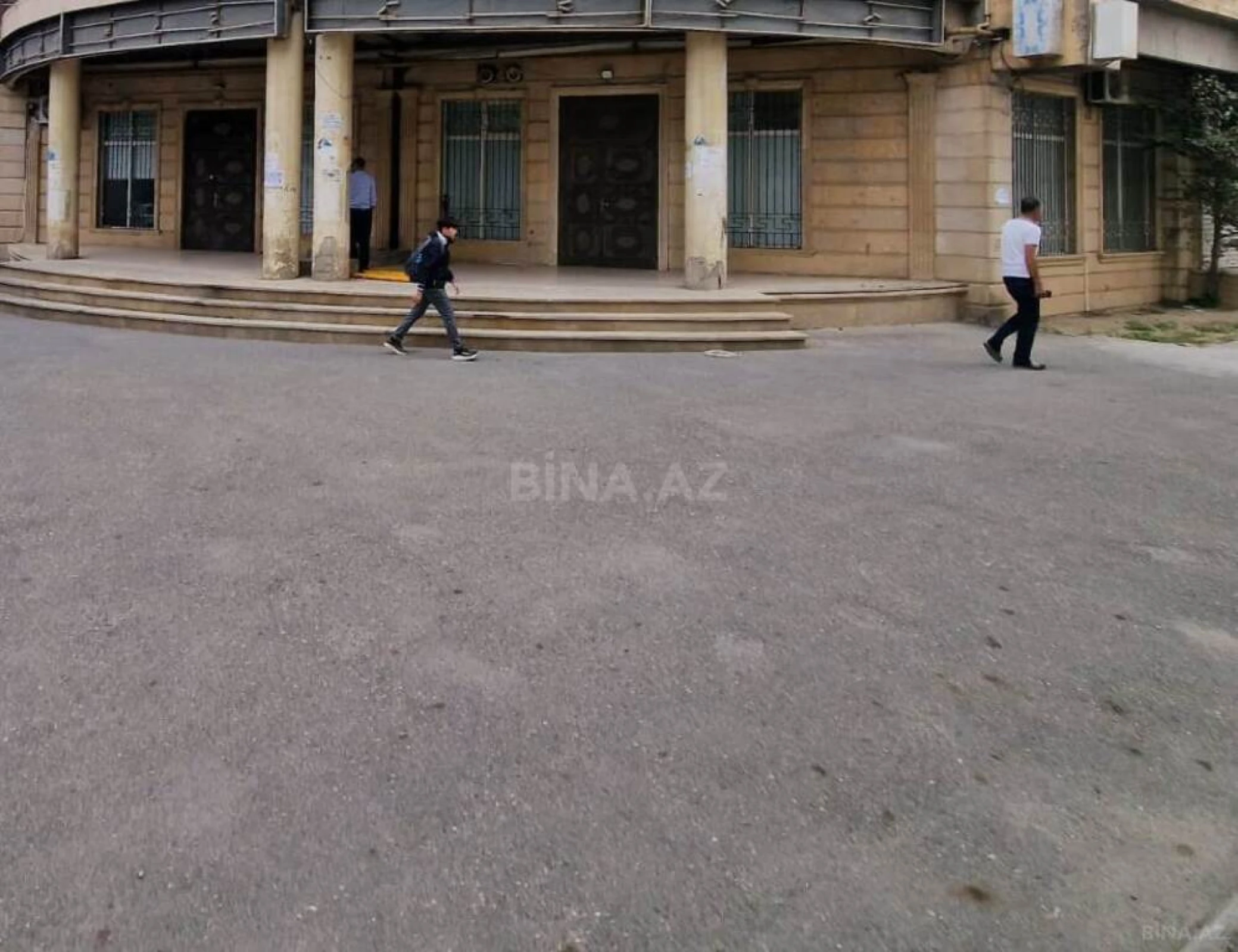 Satılır obyekt 210 m²